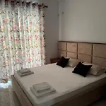 Daisy Apartment